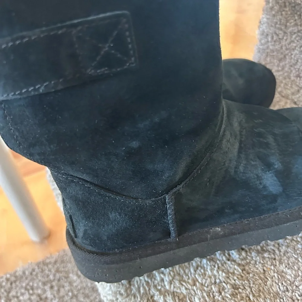 UGG Remora Black Suede Boots with Shearling Interior. Silver buckle. Y2K. Cozy.